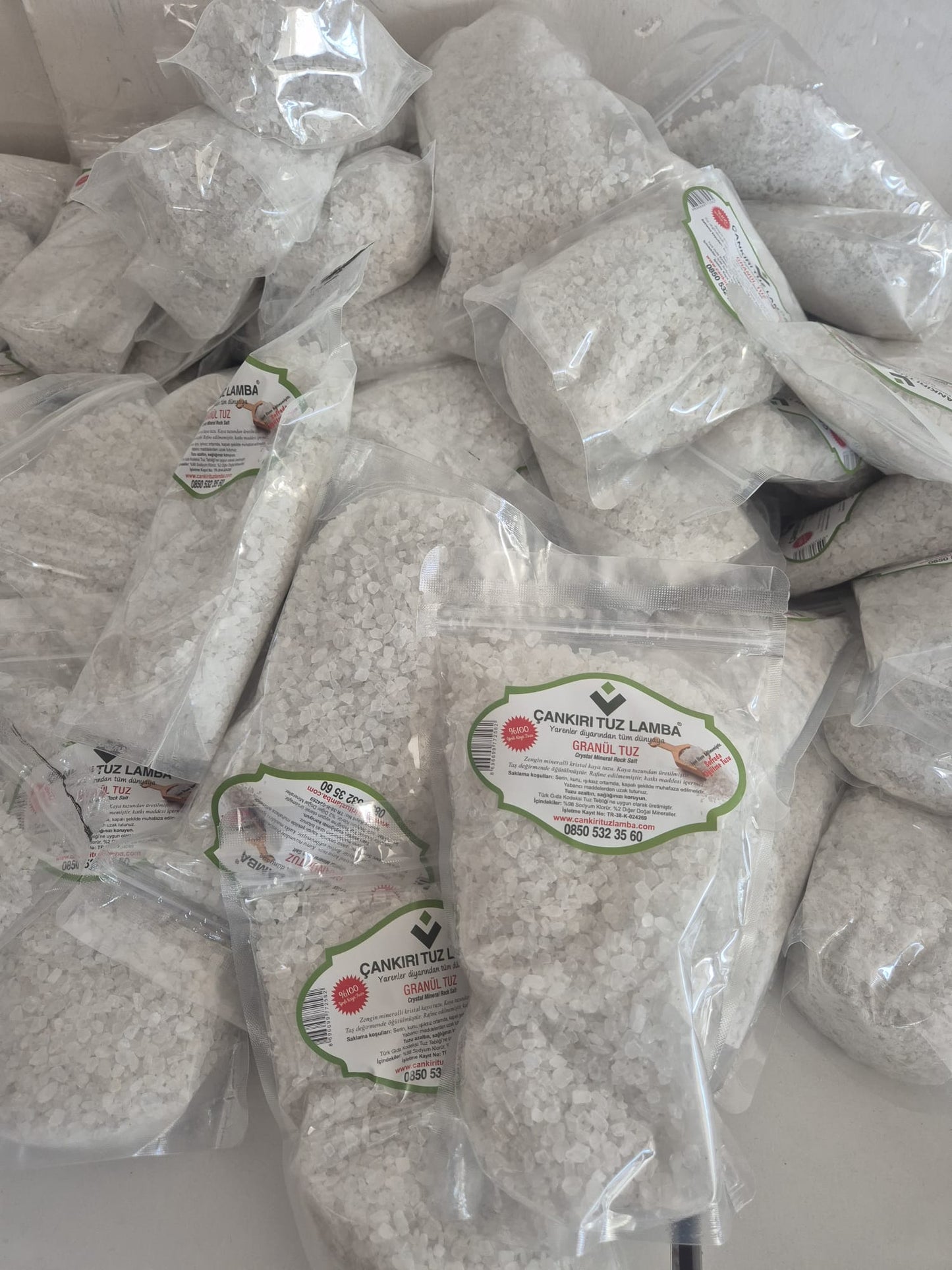 Granül Kaya Tuzu 1 KG Mineralli Sofrada Öğütme Tuzu